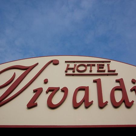 Vivaldi Hotel Westerlo Exterior photo